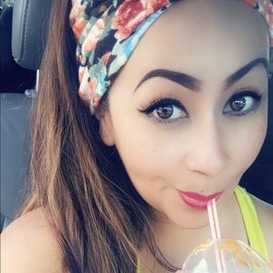 Meet your Posher, Artemiza